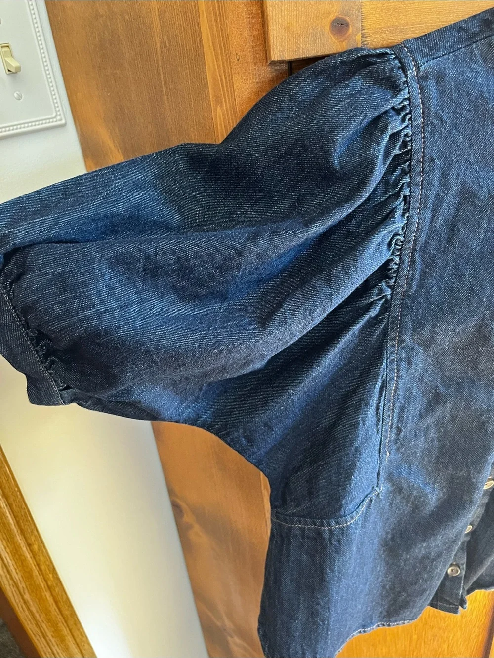 Old Navy Dark Blue Cropped Denim Button-Up Top with Puff Sleeves